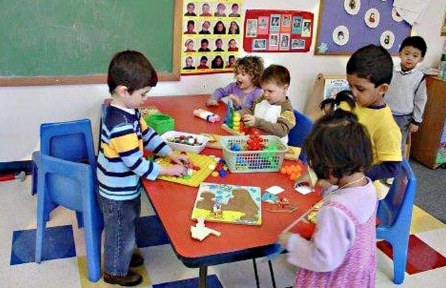 التقديم للمدارس الرسمية واللغات المتميزة