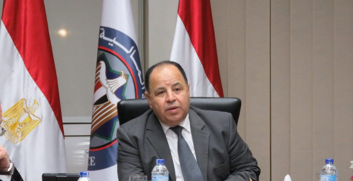 فرض رسوم على عقود اللاعبين والمدربين وطعام الكلاب والقطط