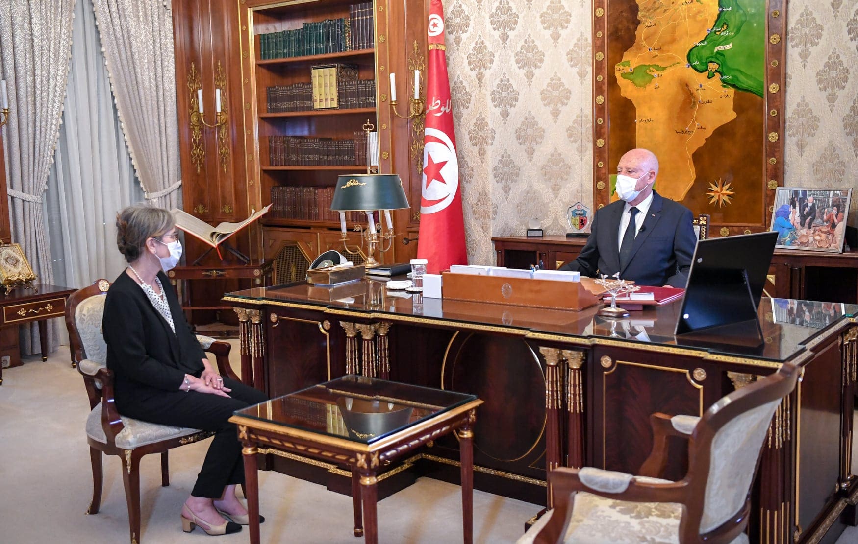 نجلاء بودن رئيسة الوزراء الجديدة