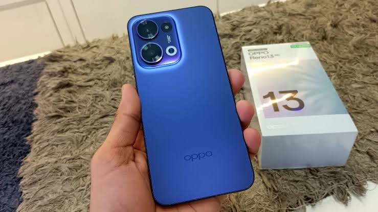 تصميم OPPO Reno 13