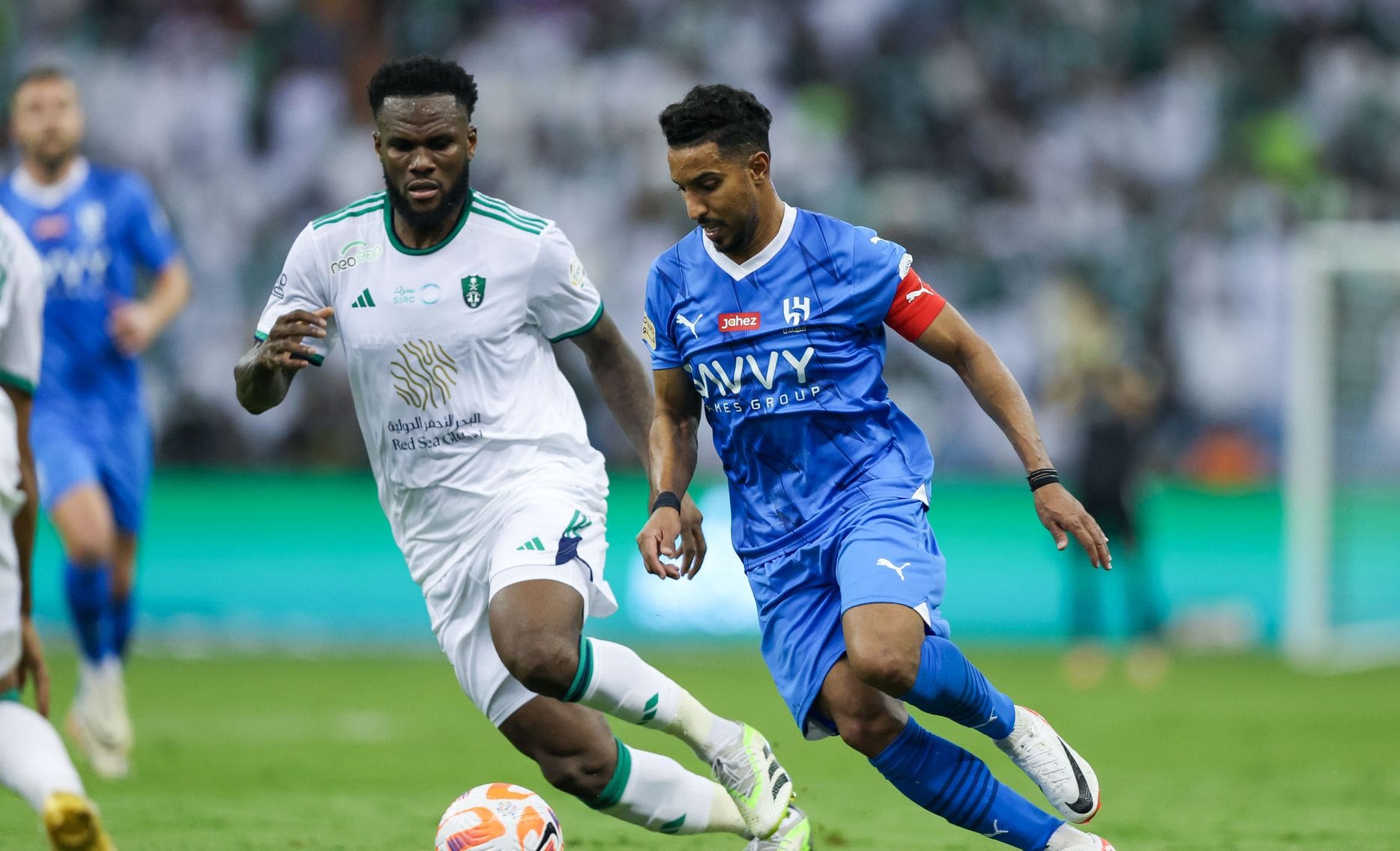 القناة الناقلة لمباراة الأهلي والهلال، تردد قناة ثمانية
