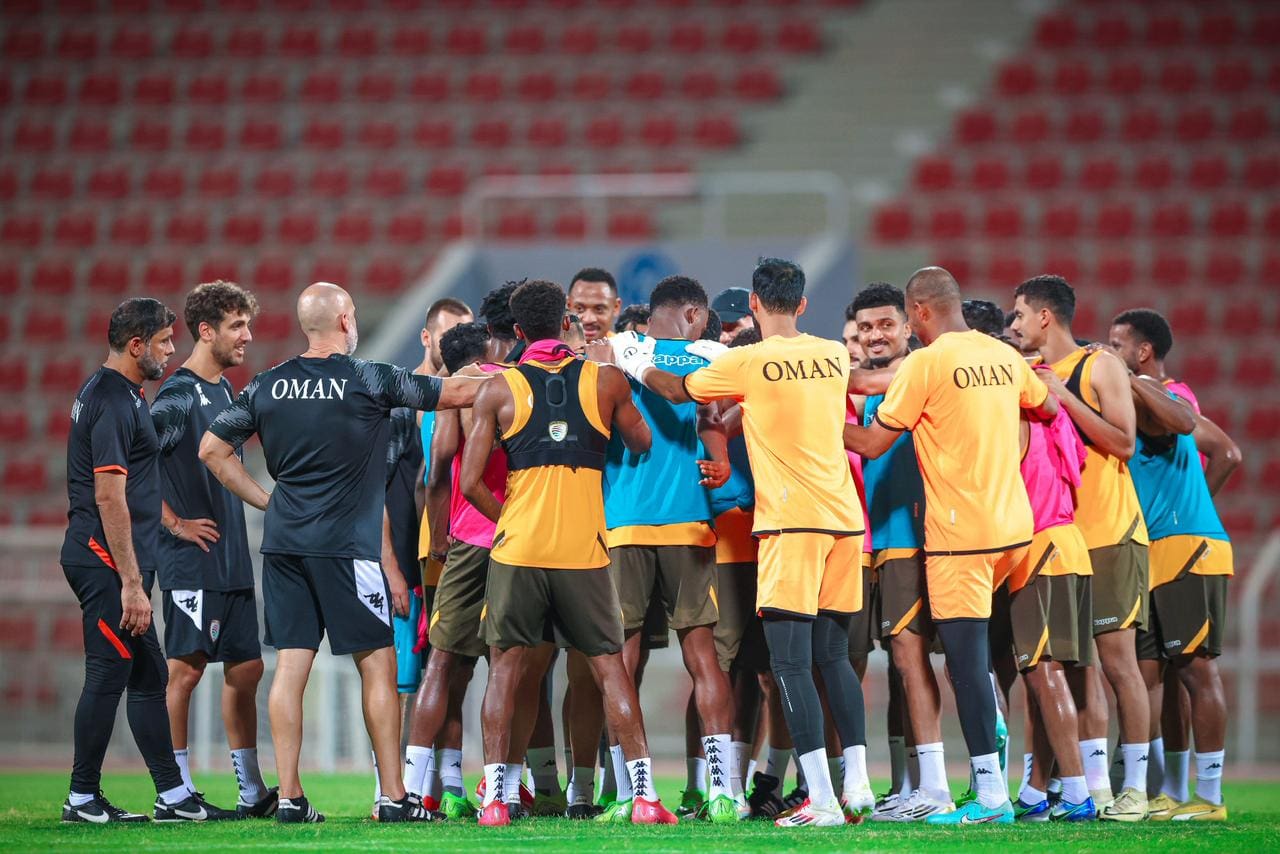 أسماء لاعبي منتخب عمان ضد قطر والإمارات