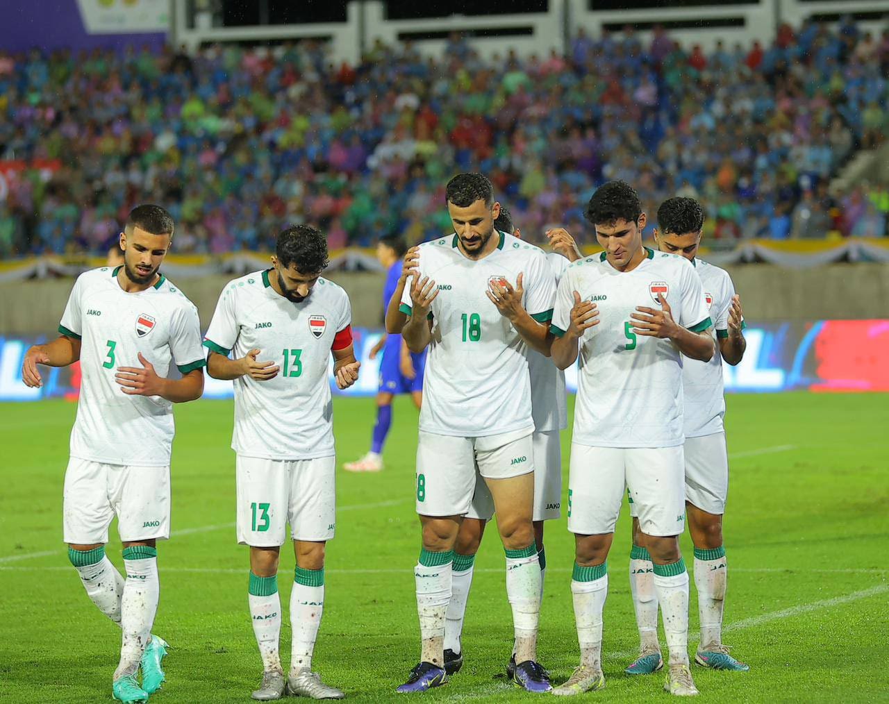 مباراة العراق وإندونيسيا منقولة على أي قناة